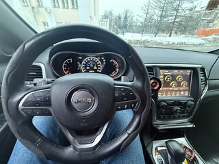 2018 Jeep Grand Cherokee IV (WK2) Рестайлинг, серый, 3800000 рублей, вид 4