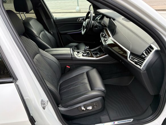 2020 BMW X5 40i IV (G05/G18), белый, 8525000 рублей - вид 31