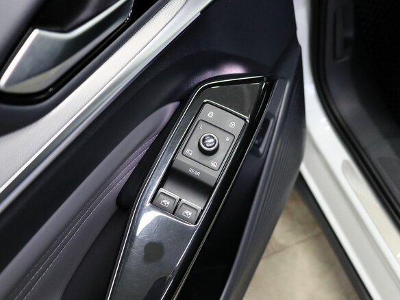 2023 Volkswagen ID.4 Crozz, белый, 3400000 рублей - вид 9