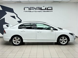 2010 Honda Civic VIII Рестайлинг, белый, 879000 рублей, вид 5