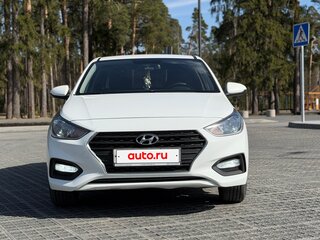 2019 Hyundai Solaris II, белый, 1080000 рублей, вид 2