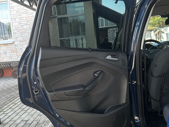 2016 Ford C-MAX II Рестайлинг, синий, 1300000 рублей - вид 23