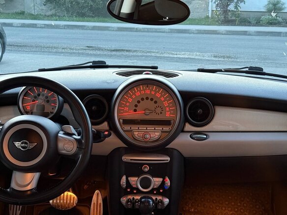 2010 Mini Hatch Cooper S II (R56) Рестайлинг, серый, 1200000 рублей - вид 15