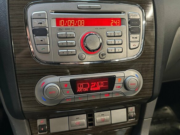 2008 Ford Focus II Рестайлинг, фиолетовый - вид 6