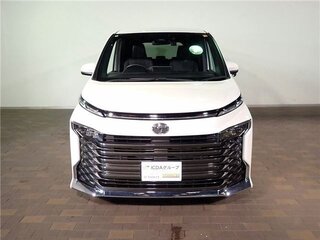 2025 Toyota Voxy IV (R90), белый, 4650000 рублей, вид 3
