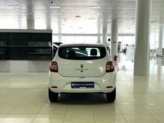 2019 Renault Sandero II Рестайлинг, белый, 731000 рублей, вид 4