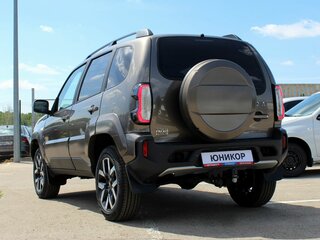 2026 Lada (ВАЗ) Niva Travel I Рестайлинг, коричневый, 1827900 рублей, вид 2