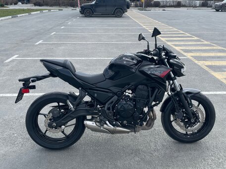 2021 Kawasaki Z 650, чёрный, 770000 рублей, вид 2