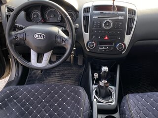 2010 Kia Ceed I Рестайлинг, серебристый, 750000 рублей, вид 4