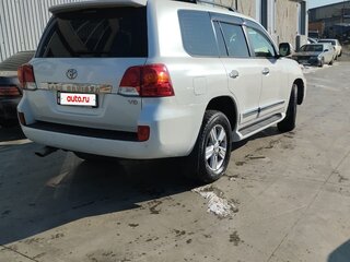 2012 Toyota Land Cruiser 200 Series Рестайлинг 1, белый, 3600000 рублей, вид 3