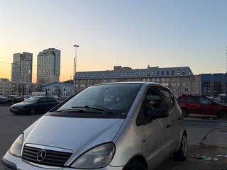 2001 Mercedes-Benz A-Класс 140 I (W168), серебристый, 120000 рублей, вид 1