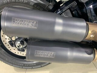 2021 Harley-Davidson Fat Bob, зелёный, 1750000 рублей, вид 1