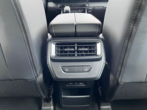 2026 Geely Okavango I Рестайлинг, чёрный, 4085990 рублей - вид 13