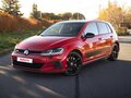 2020 Volkswagen Golf GTI VIII, пурпурный, 2395000 рублей