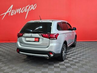 2015 Mitsubishi Outlander III Рестайлинг 2, серебристый, 1600000 рублей, вид 5