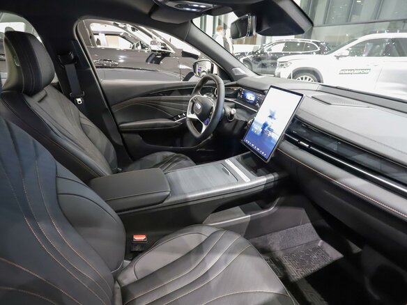 2026 Geely Preface I, белый - вид 18