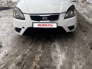 2011 Kia Rio II Рестайлинг, белый, 190000 рублей, вид 1