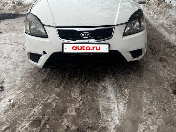 2011 Kia Rio II Рестайлинг, белый, 190000 рублей