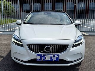 2017 Volvo V40 II Рестайлинг, белый, 1270007 рублей, вид 2
