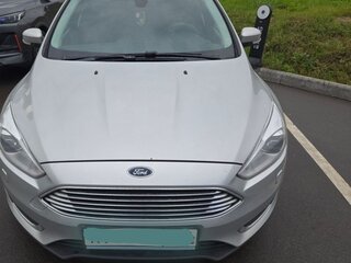 2017 Ford Focus III Рестайлинг, серебристый, 1100000 рублей, вид 4