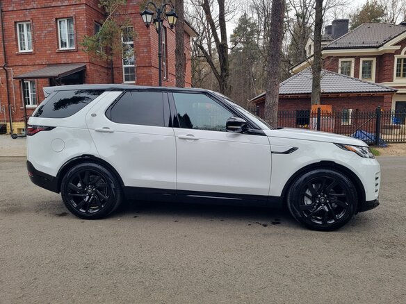 2024 Land Rover Discovery P300 V Рестайлинг, белый, 6390000 рублей - вид 5