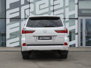 2019 Lexus LX 570 III Рестайлинг 2, белый, 9100000 рублей, вид 4
