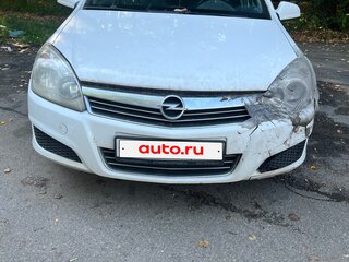 2010 Opel Astra H Рестайлинг, белый, 230000 рублей, вид 1