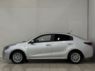 2020 Kia Rio IV, серый, 1540000 рублей, вид 3