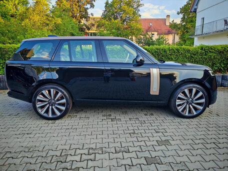 2026 Land Rover Range Rover P615 MHEV V, чёрный, 31900000 рублей, вид 3