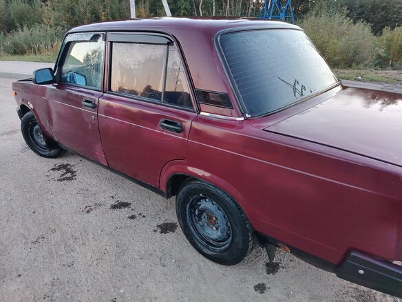 2005 Lada (ВАЗ) 2107, пурпурный, 120000 рублей - вид 1