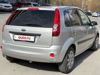 2006 Ford Fiesta Mk5, серебристый, 330000 рублей, вид 4