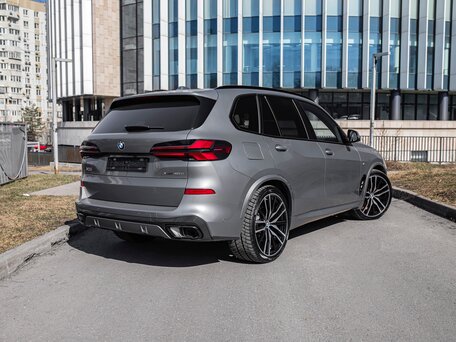 2025 BMW X5 40d IV (G05/G18) Рестайлинг, серый, 14590000 рублей, вид 4