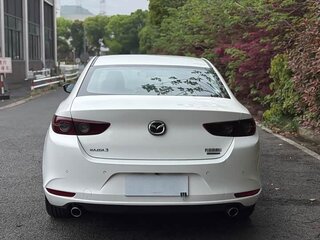 2023 Mazda 3 Axela IV (BP), белый, 1869000 рублей, вид 3