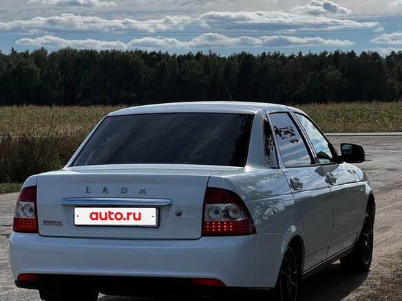 2017 Lada (ВАЗ) Priora I Рестайлинг, белый, 680000 рублей - вид 3