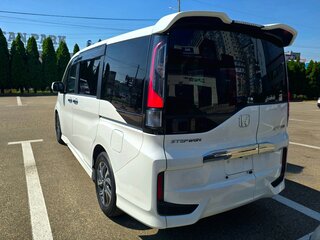 2015 Honda Stepwgn Spada V, белый, 1590000 рублей, вид 3