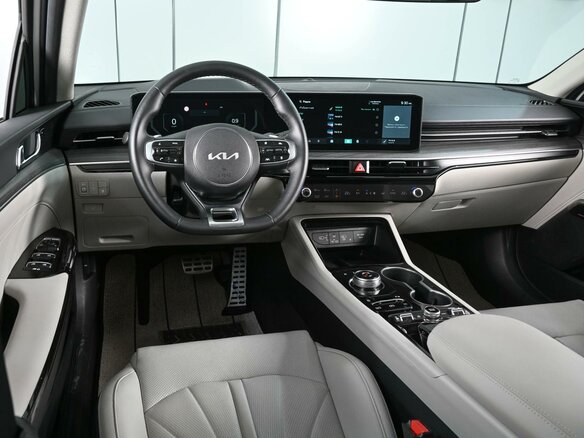 2025 Kia K5 III Рестайлинг, белый, 4449000 рублей - вид 5