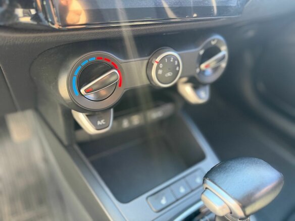 2020 Kia Rio IV, красный, 1399000 рублей - вид 11