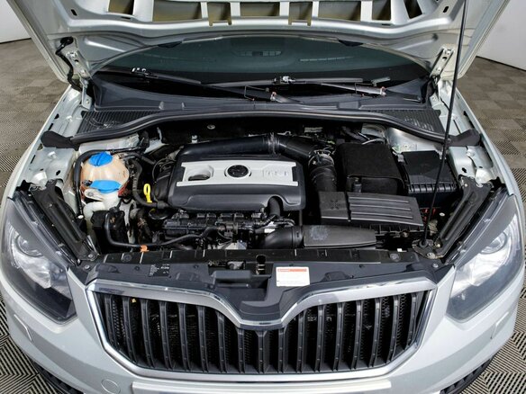 2015 Skoda Yeti I Рестайлинг, серебристый - вид 10