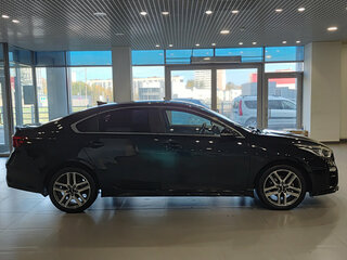 2020 Kia Cerato IV, чёрный, 1580000 рублей, вид 4