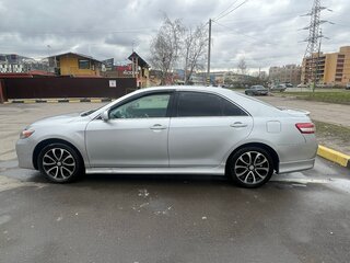 2011 Toyota Camry VI (XV40) Рестайлинг, серебристый, 900000 рублей, вид 4