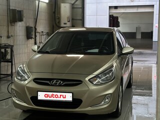 2011 Hyundai Solaris I, бежевый, 690000 рублей, вид 4
