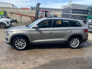 2022 Skoda Kodiaq I Рестайлинг, коричневый, 2600000 рублей, вид 5