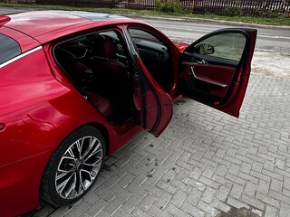 2018 Kia Stinger I, красный, 2750000 рублей, вид 4