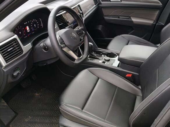 2022 Volkswagen Atlas Cross Sport I, чёрный, 3700000 рублей - вид 10