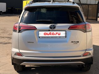 2018 Toyota RAV4 IV (XA40) Рестайлинг, серебристый, 2800000 рублей, вид 3