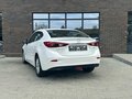 2018 Mazda 3 III (BM) Рестайлинг, белый, 2000000 рублей - вид 2
