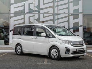 2015 Honda Stepwgn V, белый, 1785000 рублей, вид 1