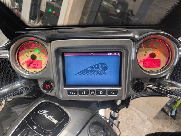 2017 Indian Chieftain, серый, 1800000 рублей - вид 6