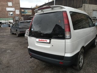 2000 Toyota Town Ace Noah III, белый, 1150000 рублей, вид 4