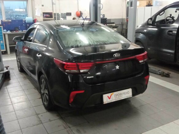 2018 Kia Rio IV, чёрный, 1380000 рублей - вид 3
